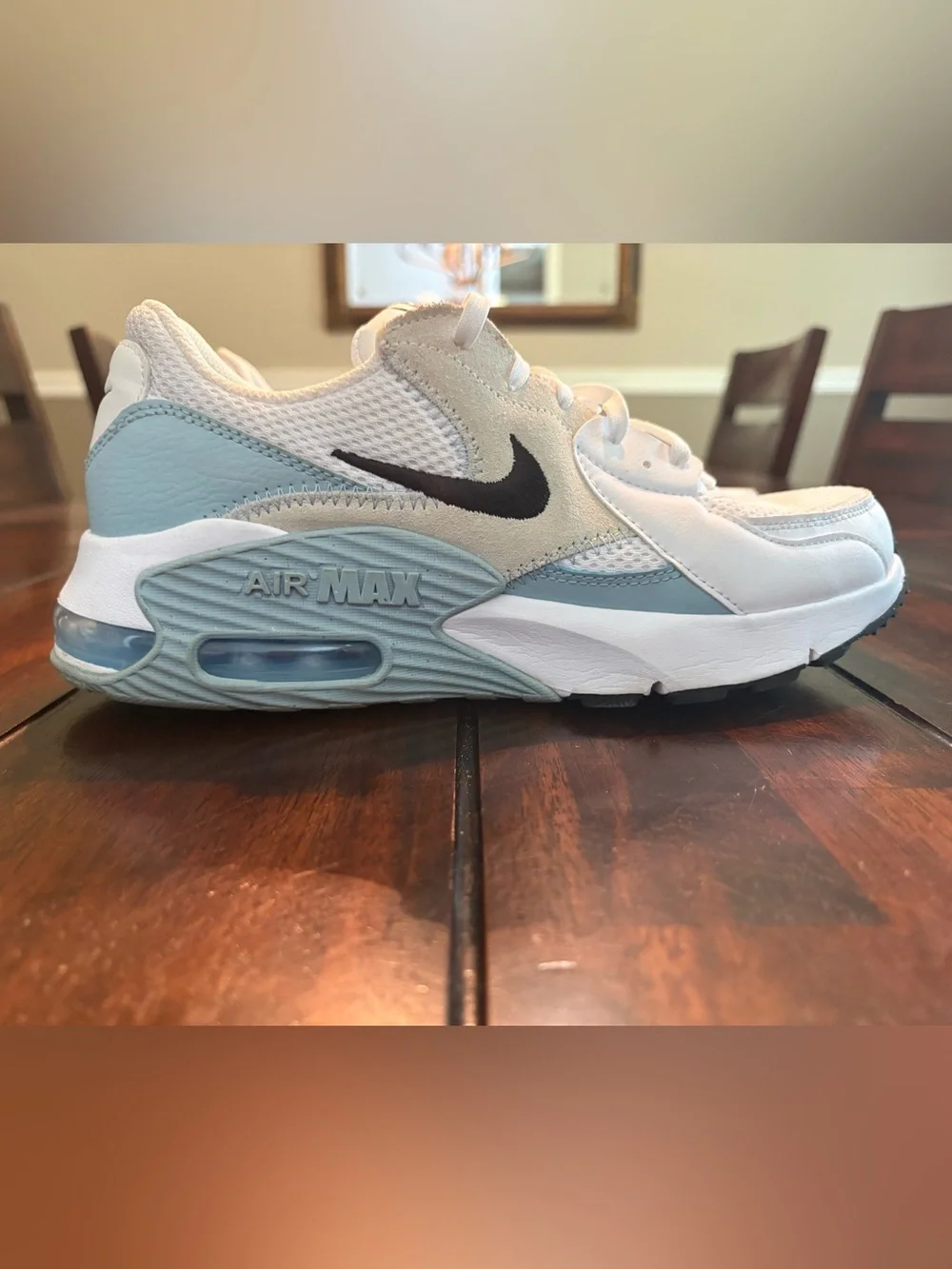 Nike Air Max Low-Top Sneakers in Light Blue, White & Black, Women’s size 9
